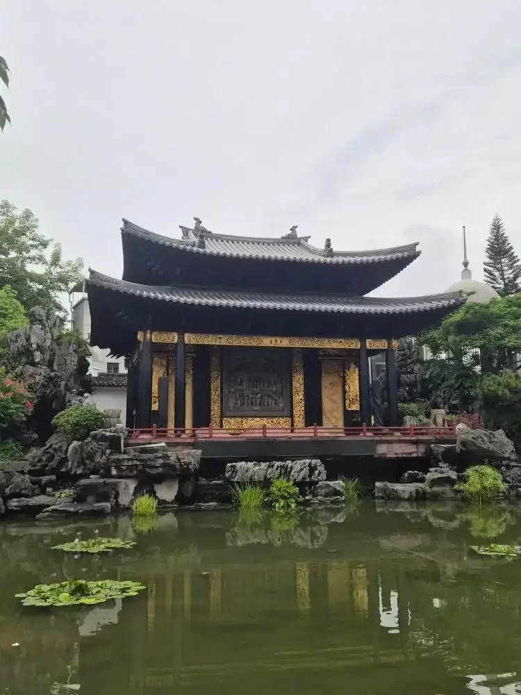 Traditional Lingnan architecture and lotus pond scenery in Guangzhou