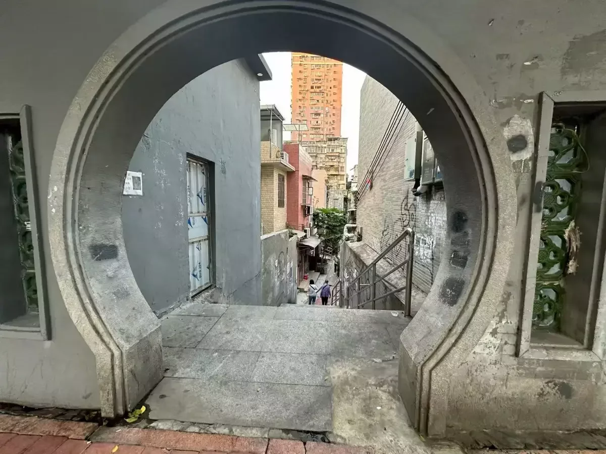 Hidden circular doorway alley in Dongshankou Guangzhou