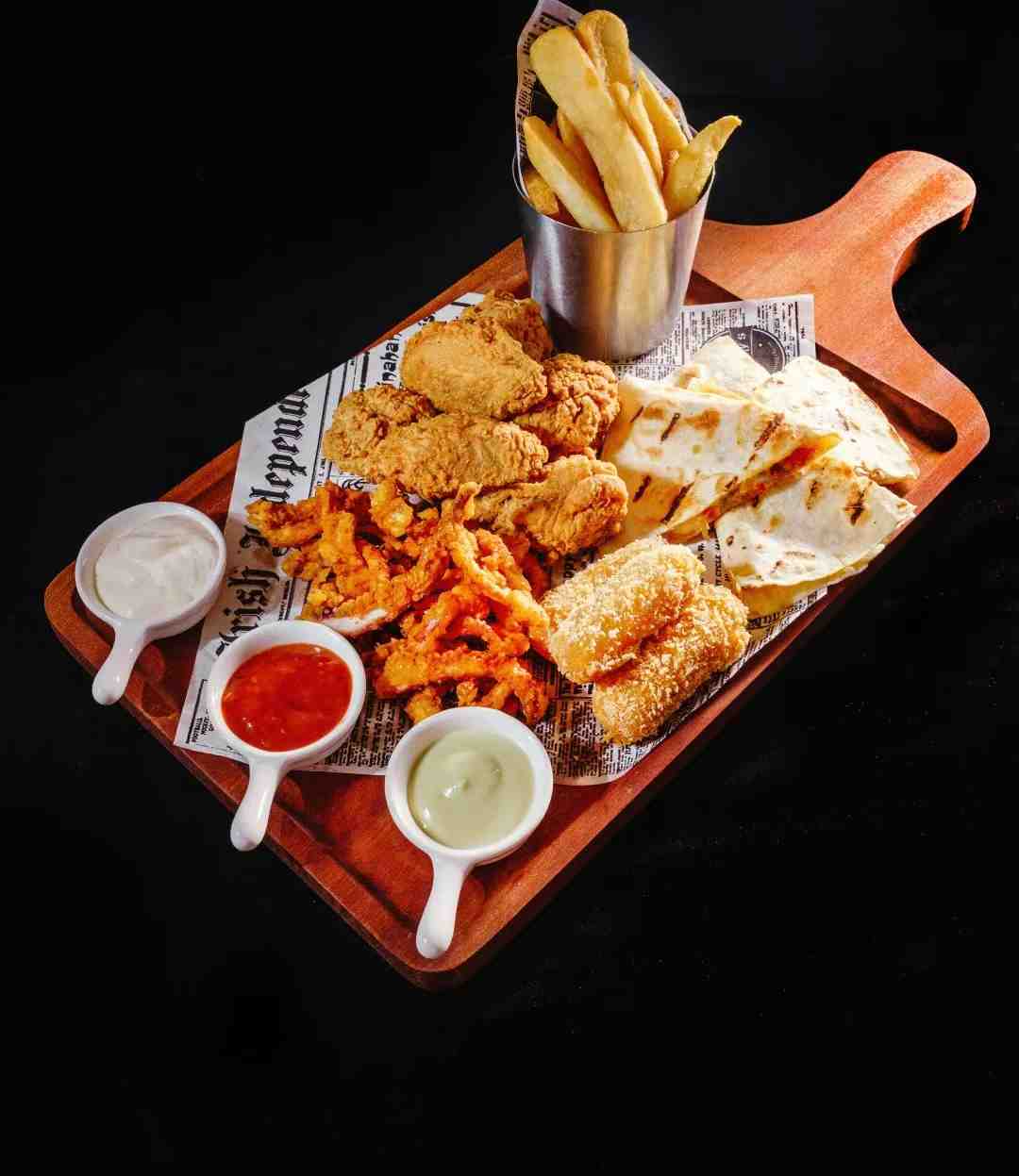 Mixed appetizer platter served at Hooley's Irish Pub Guangzhou.